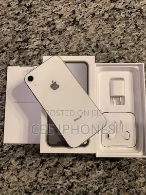 Apple iPhone XR 64 GB White