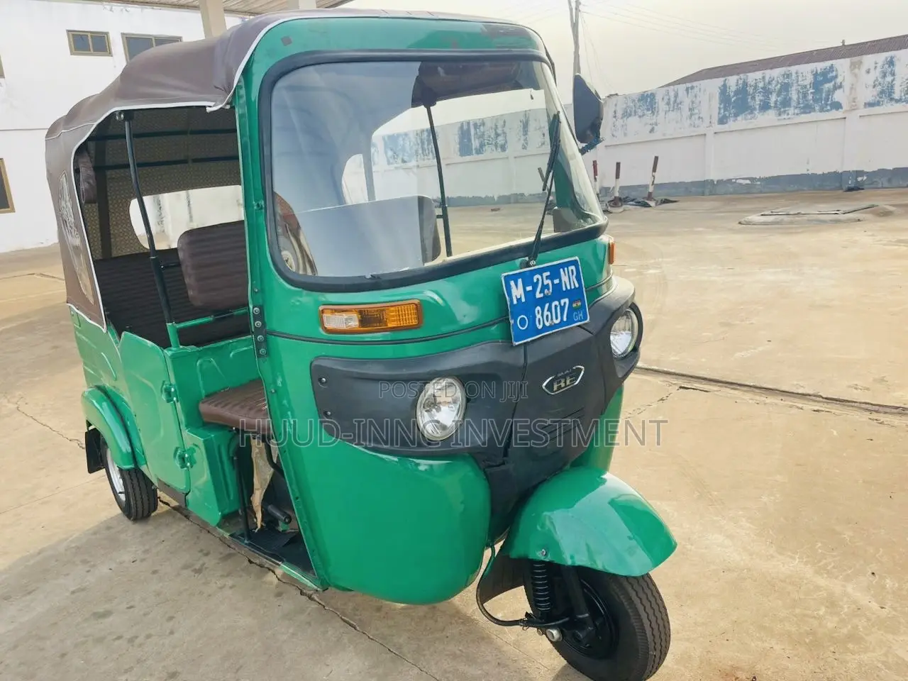 Bajaj RE 2025 Green