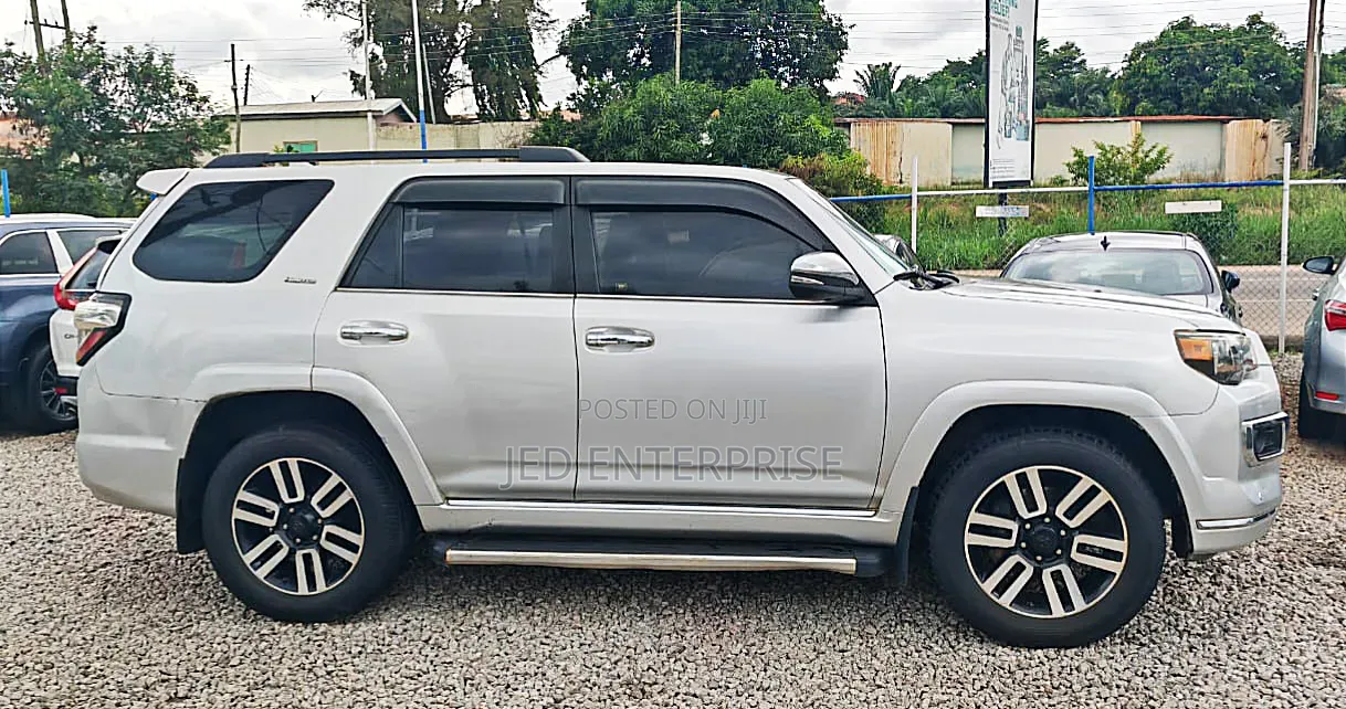 Toyota 4-Runner Limited 4dr 4x4 (4.0L 6cyl 5A) 2017 Silver