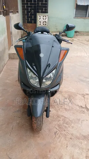 Yamaha Majesty 2000 Gray