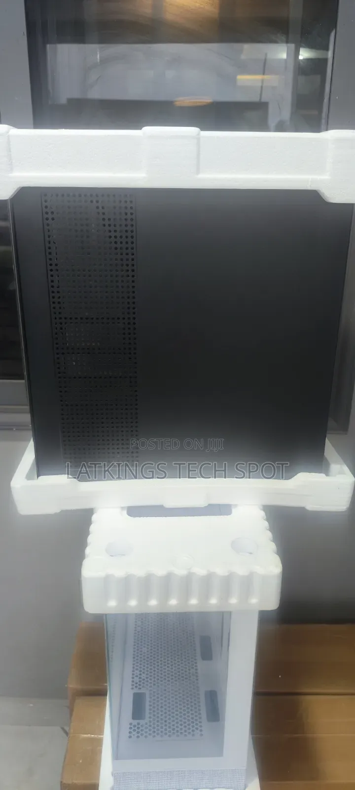 Soeyi V930 Pc Case With 6 Argb Fans