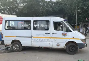 Mercedes-Benz Sprinter 2005 Yellow