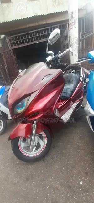 Yamaha Majesty 2021 Red