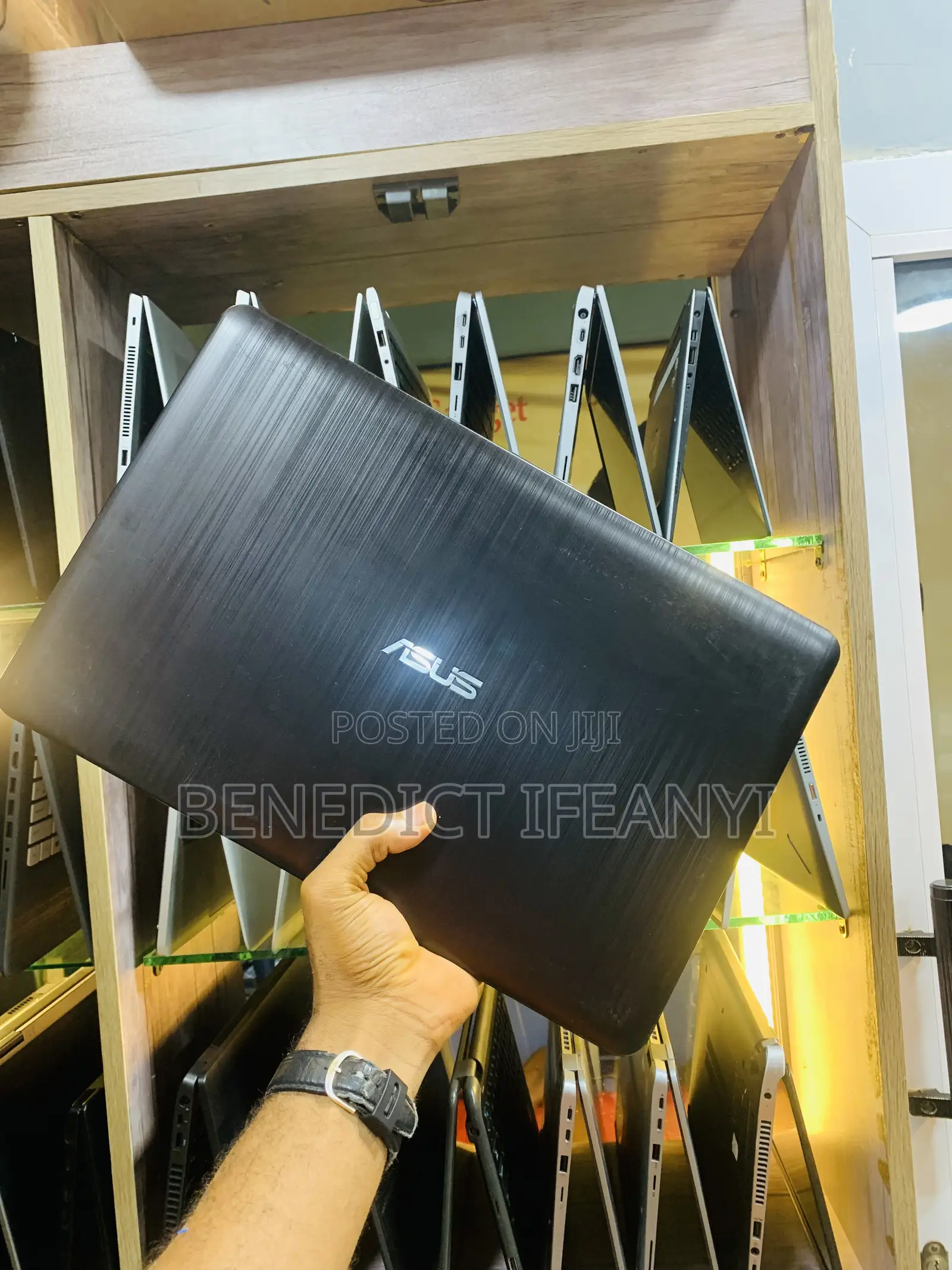 Laptop Asus X540LA 4GB Intel HDD 750GB