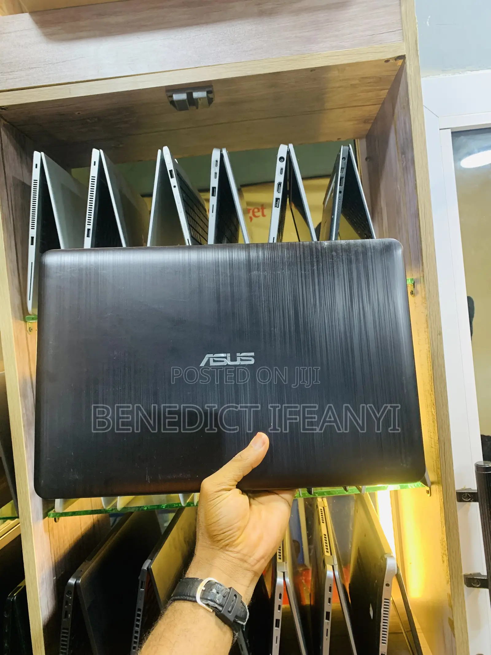 Laptop Asus X540LA 4GB Intel HDD 750GB