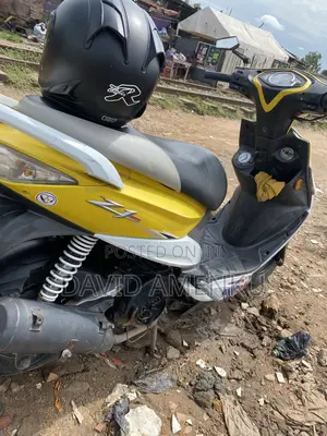 SYM Magic Sr 2024 Yellow