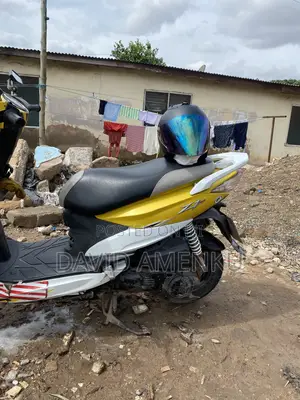 SYM Magic Sr 2024 Yellow