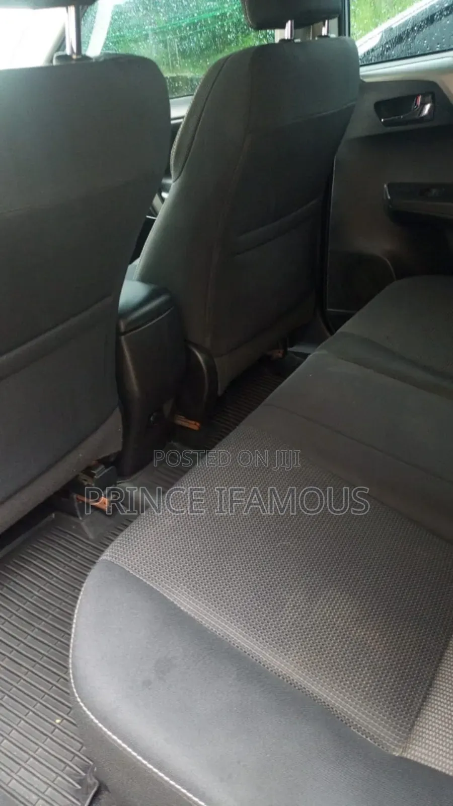 Toyota RAV4 XLE 4dr SUV (2.5L 4cyl 6A) 2018 Silver