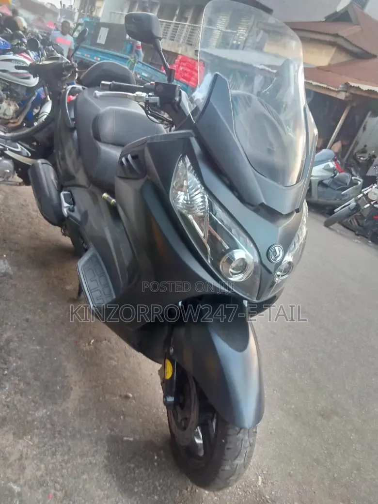 SYM Maxsym 2024 Black