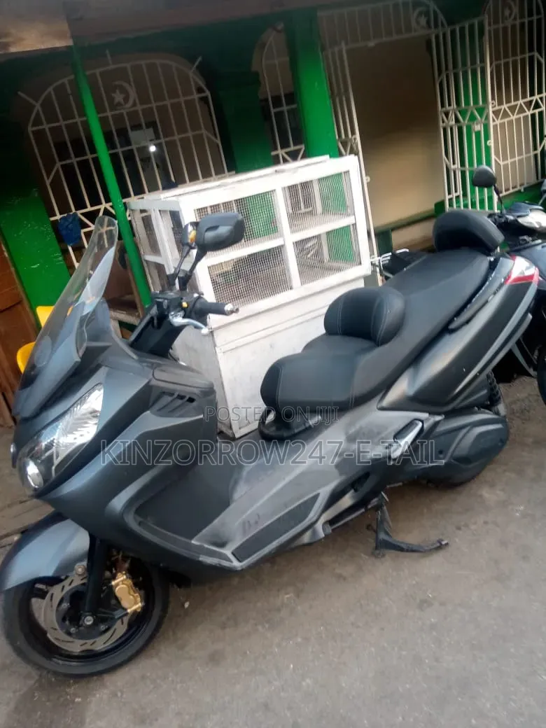 SYM Maxsym 2024 Black