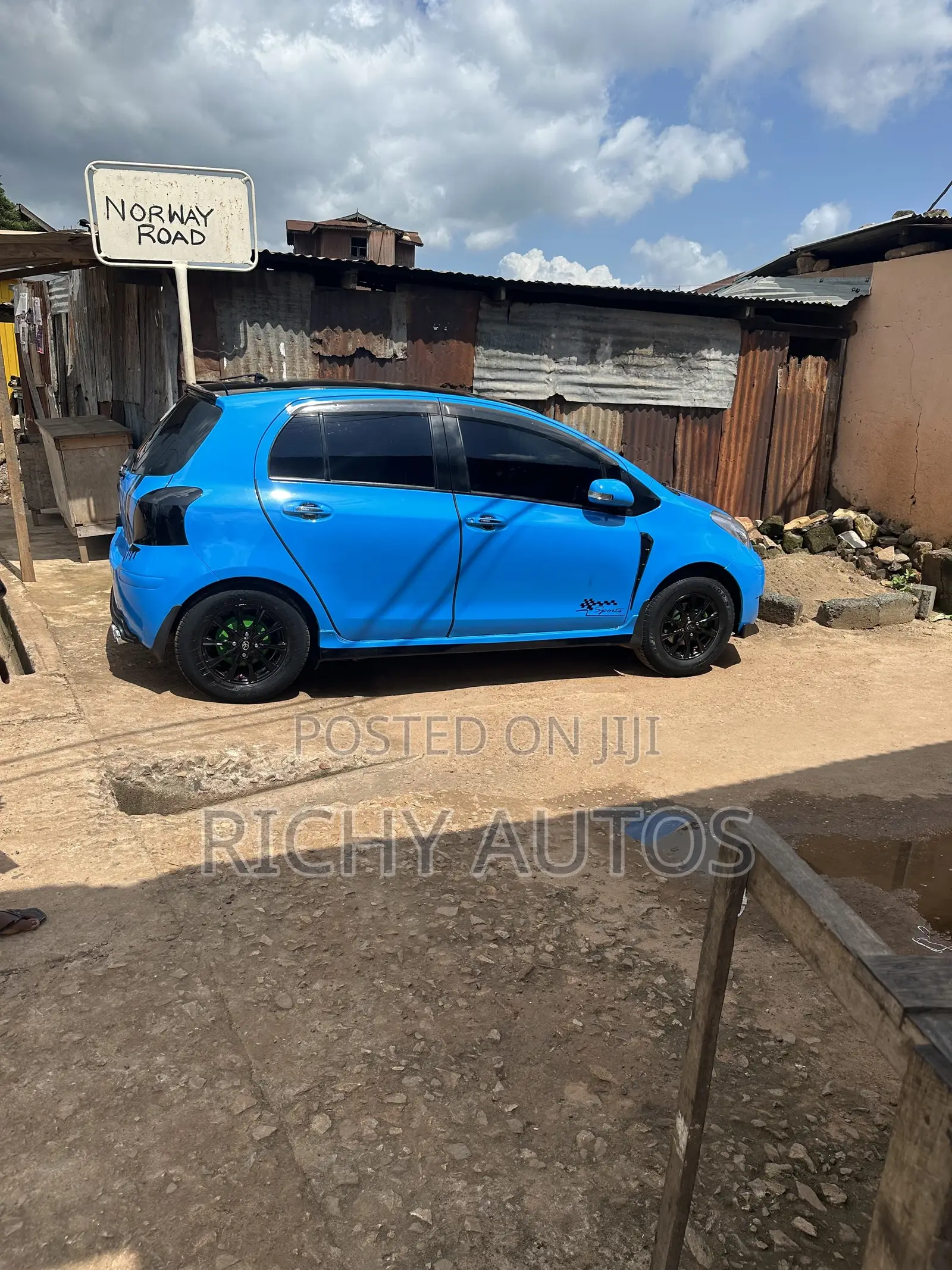 Toyota Vitz 1.3 AWD 3dr 2010 Blue