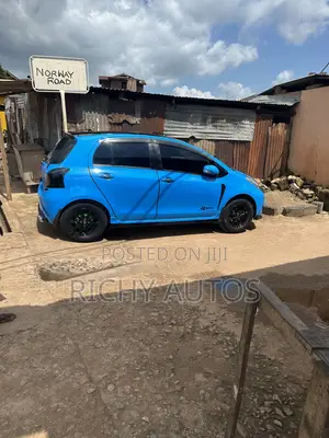 Toyota Vitz 1.3 AWD 3dr 2010 Blue
