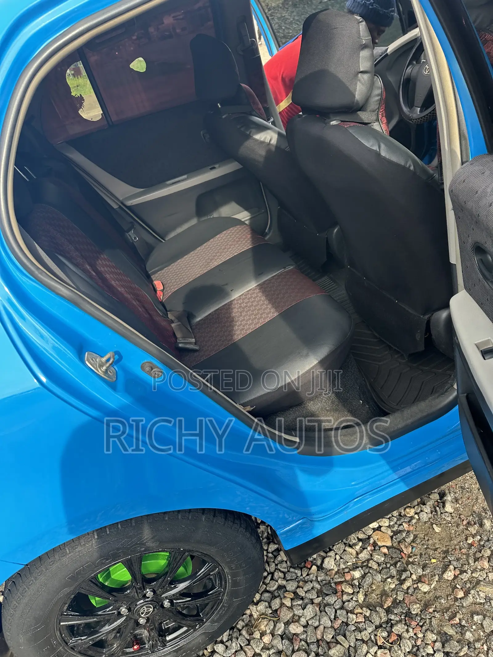 Toyota Vitz 1.3 AWD 3dr 2010 Blue