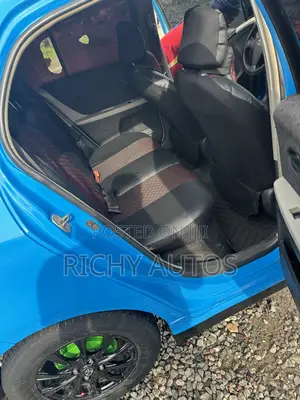 Toyota Vitz 1.3 AWD 3dr 2010 Blue
