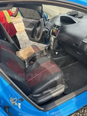 Toyota Vitz 1.3 AWD 3dr 2010 Blue