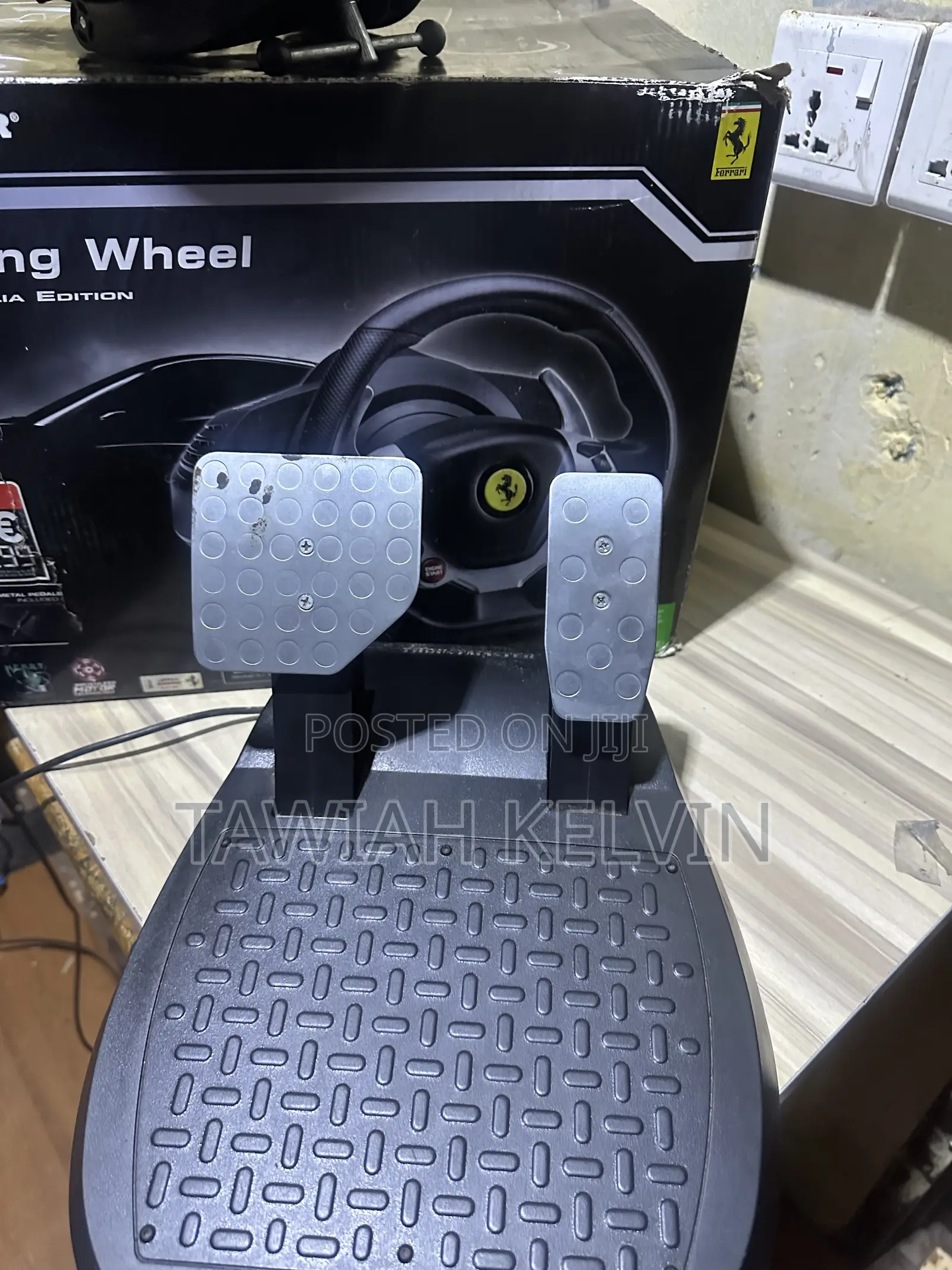Thrustmaster Tx Racing Wheel
