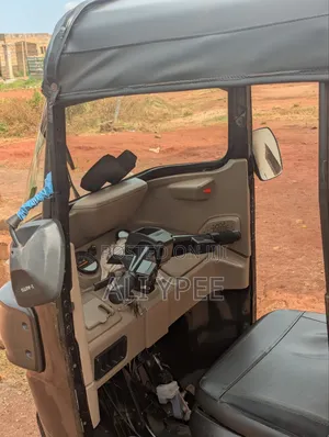 Bajaj RE 2024 Black