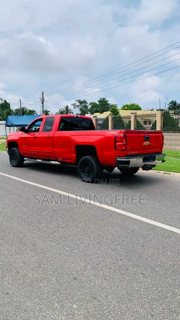 Chevrolet Silverado 2019 Red
