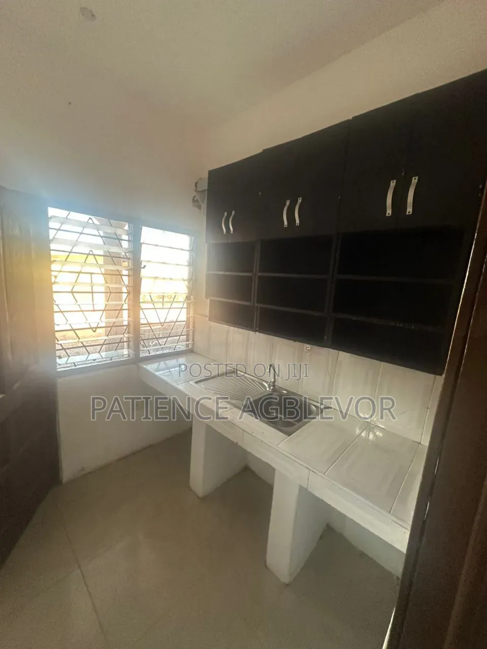 1bdrm Apartment in School Junction for rent