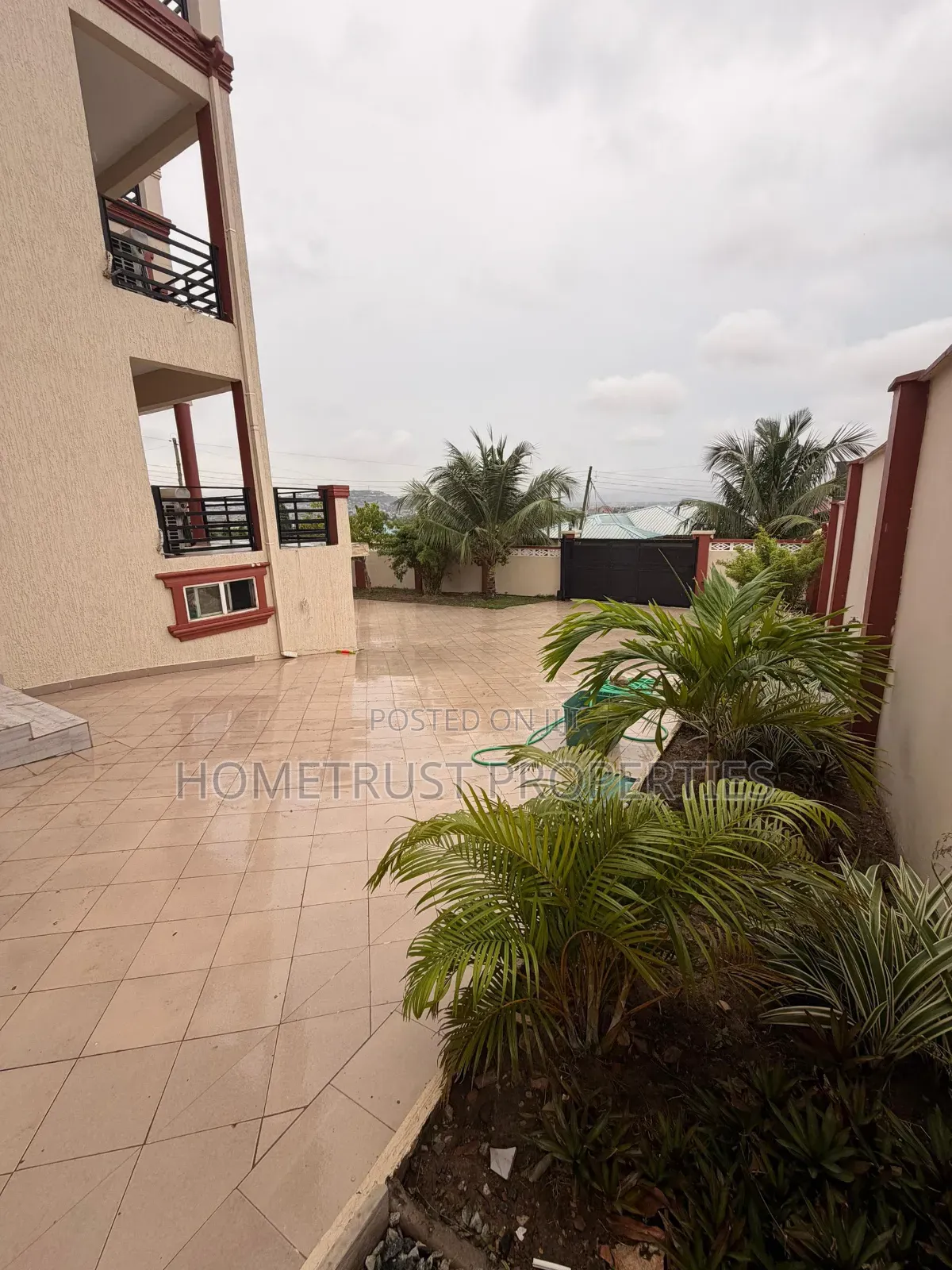 4bdrm Duplex in Weija Old Barrier for sale