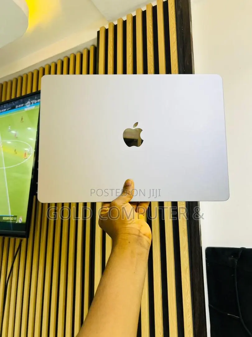 Laptop Apple MacBook Pro 2023 M2 8GB Apple M2 SSD 256GB