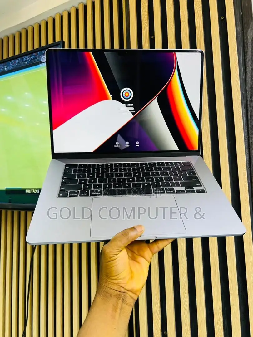 Laptop Apple MacBook Pro 2023 M2 8GB Apple M2 SSD 256GB