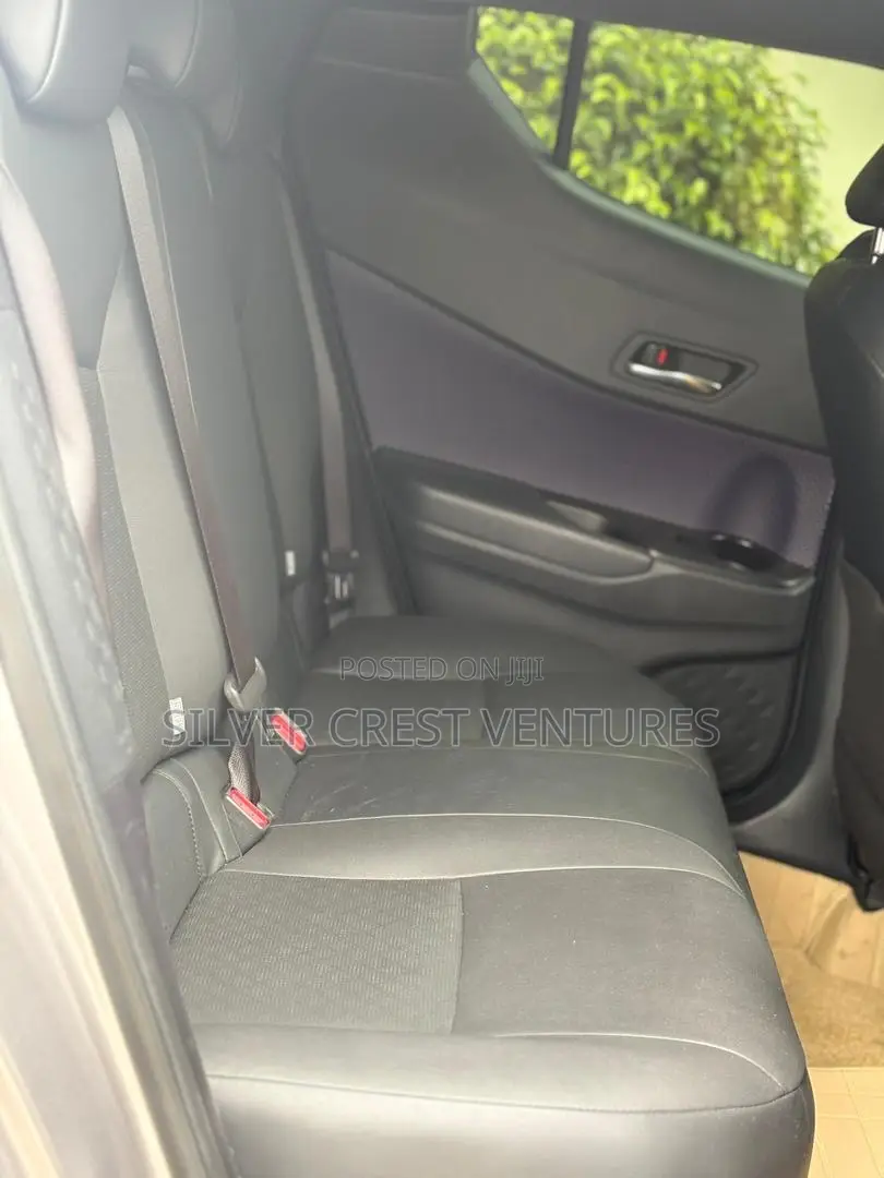Toyota C-HR XLE FWD 2020 Gray