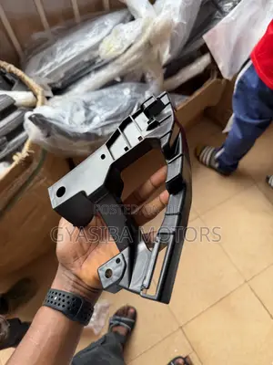 Honda Hr - V 2015 - 2018 Headlight Bracket / Seat