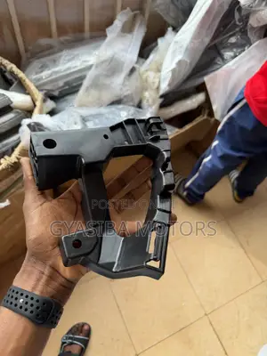 Honda Hr - V 2015 - 2018 Headlight Bracket / Seat