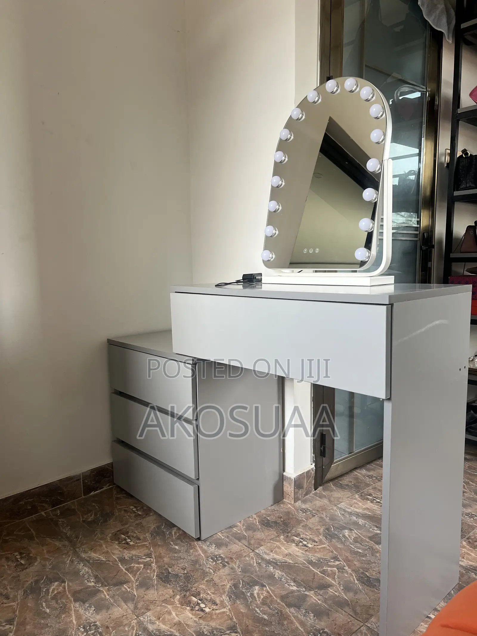Dresser Set