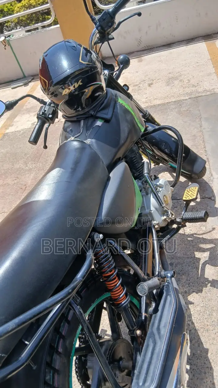 Bajaj Boxer 2024 Black