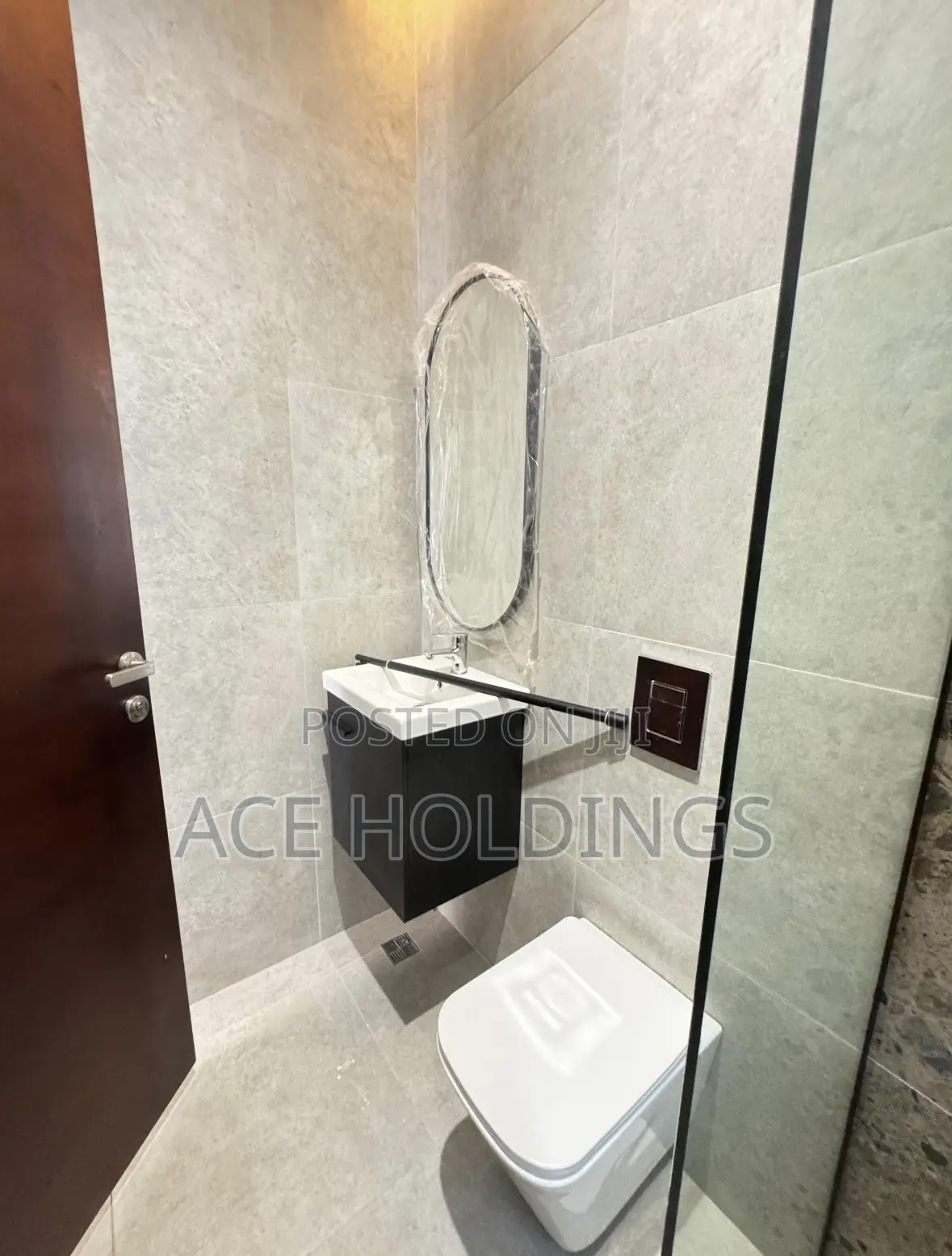 4bdrm Mansion in Adenta - Ritz for sale