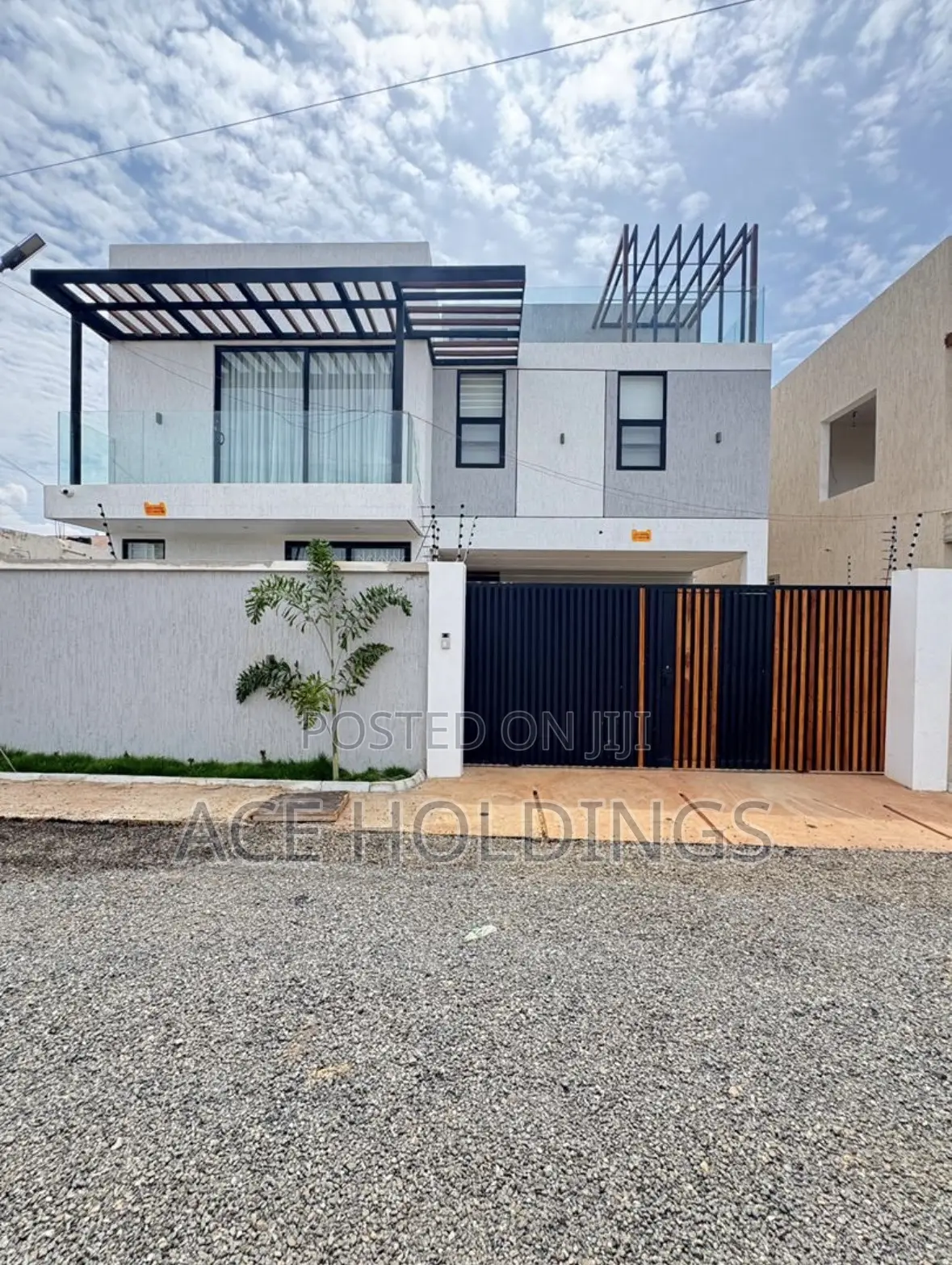4bdrm Mansion in Adenta - Ritz for sale