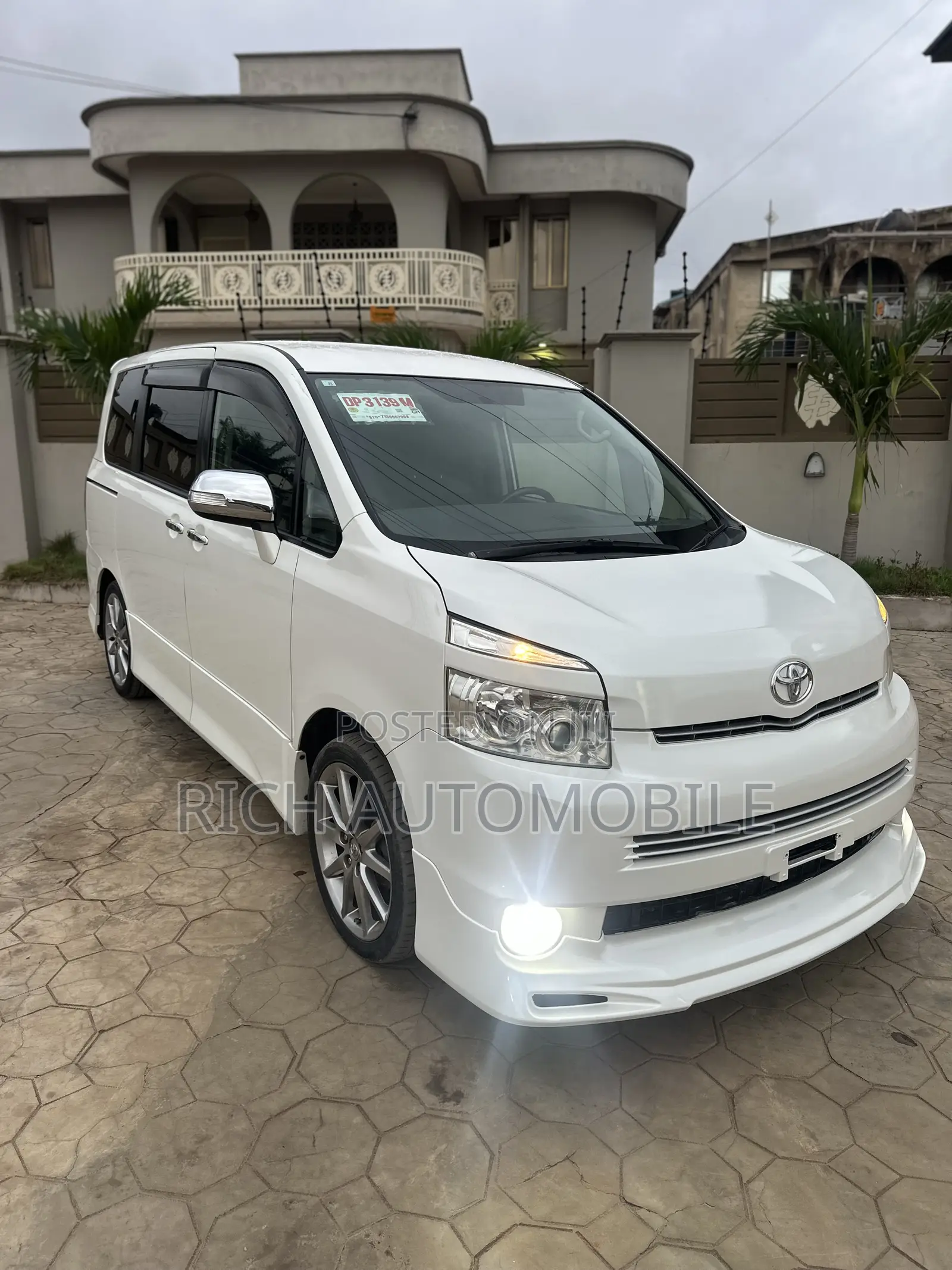 Toyota Voxy 2012 White