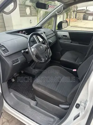 Toyota Voxy 2012 White