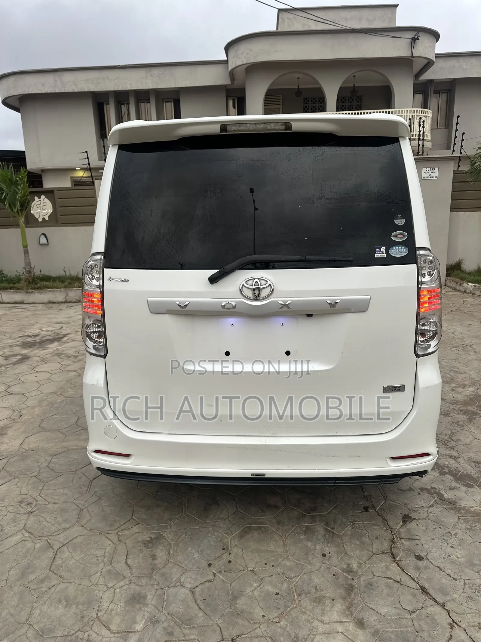 Toyota Voxy 2012 White