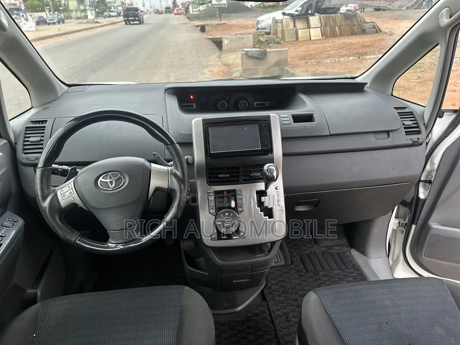 Toyota Voxy 2012 White