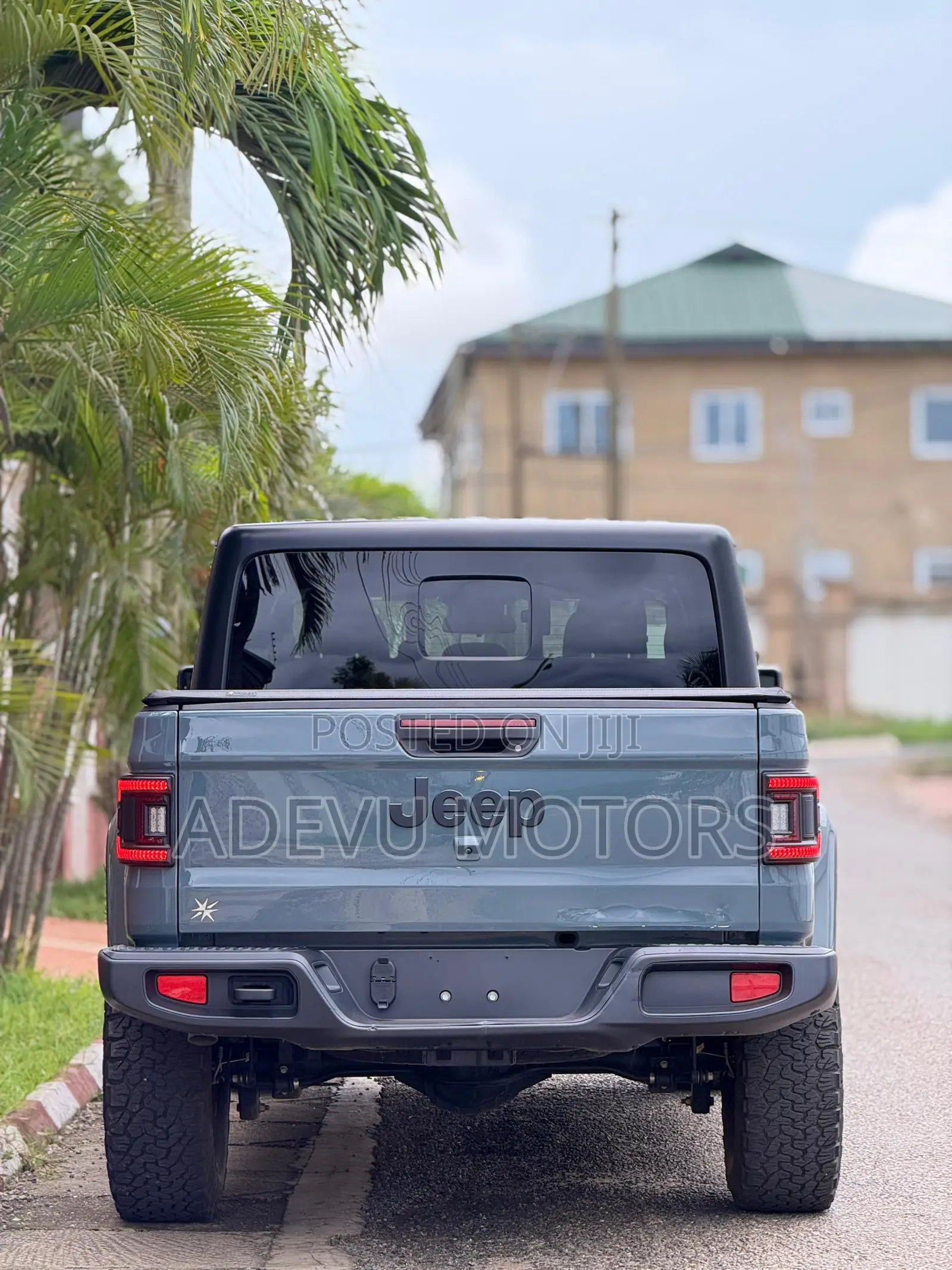 Jeep Gladiator 2025 Beige