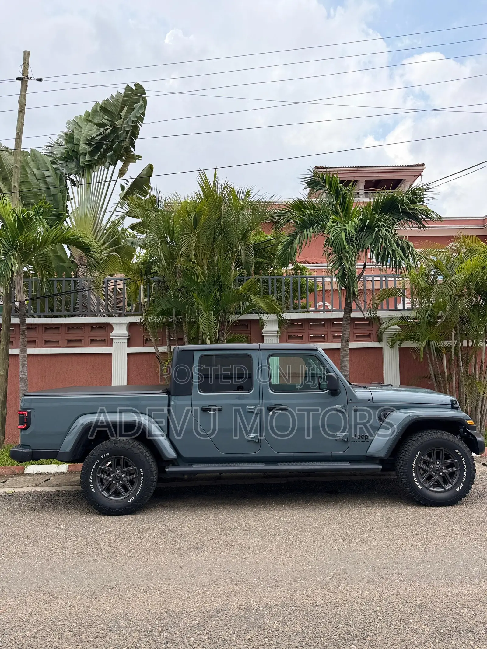 Jeep Gladiator 2025 Beige