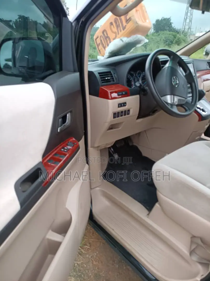 Toyota Alphard 2.4 Petrol AWD 2013 Black