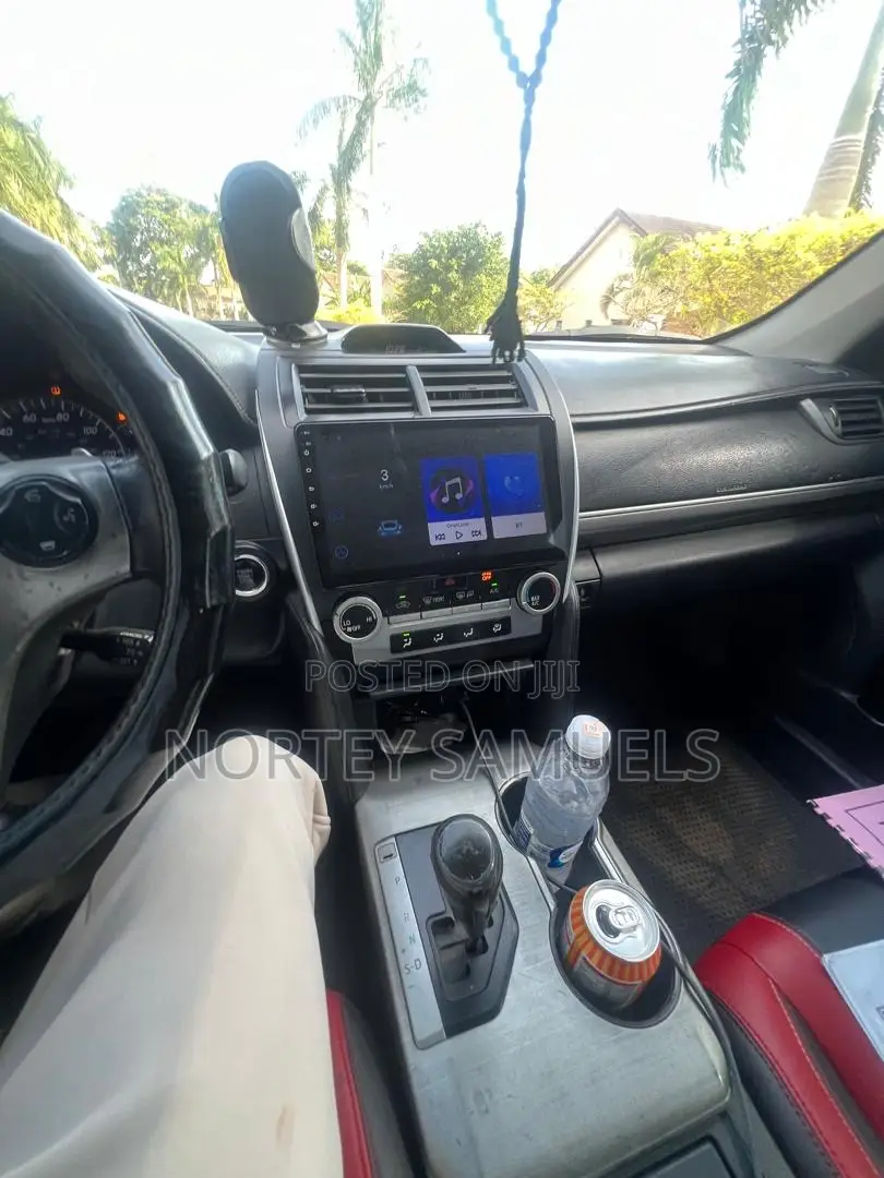 Toyota Camry LE 4dr Sedan (2.5L 4cyl 6A) 2014 Gray