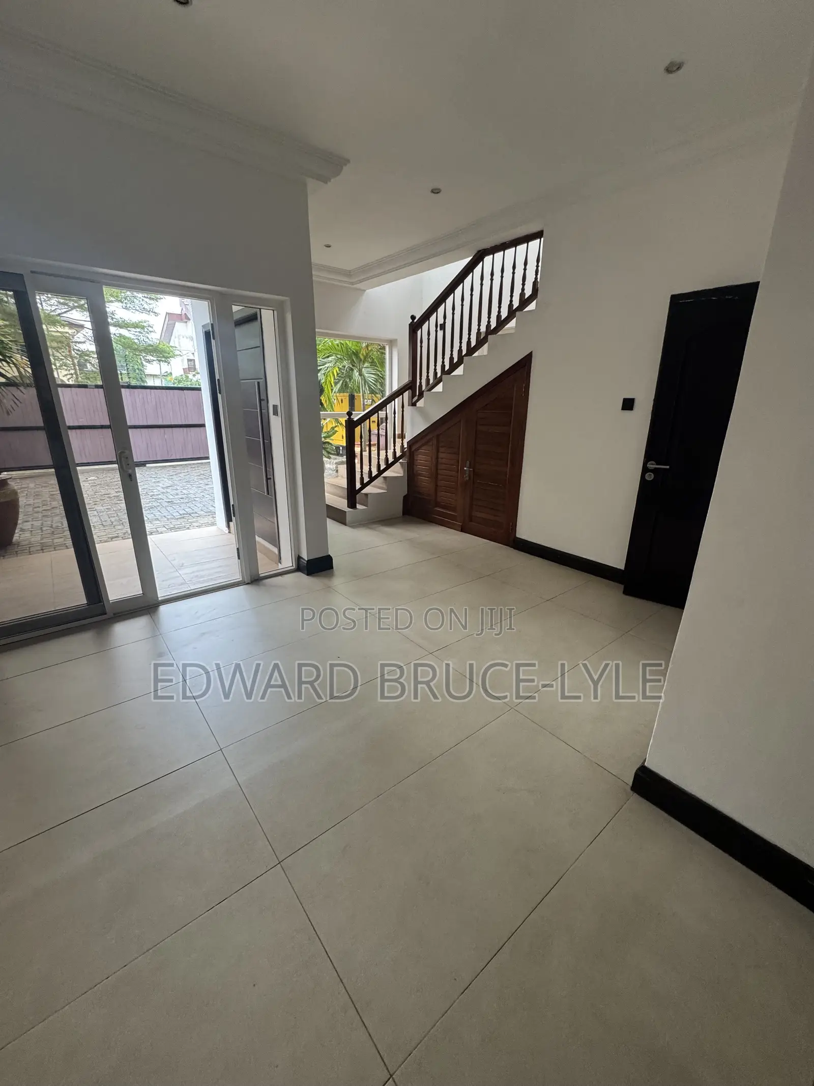 4-bedroom Semi-detached Duplex Townhouse