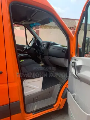 Mercedes-Benz Sprinter 2012 Orange