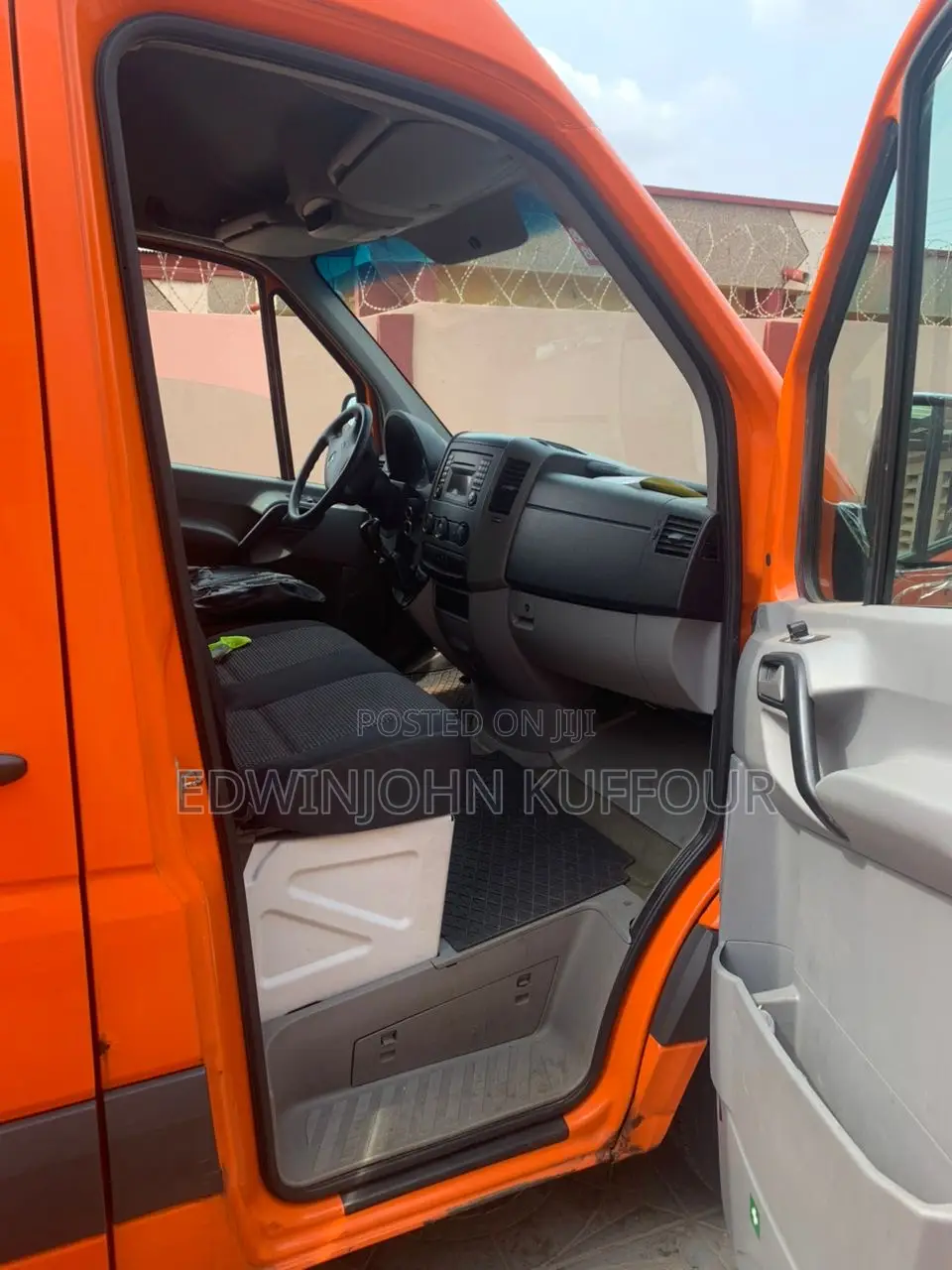 Mercedes-Benz Sprinter 2012 Orange