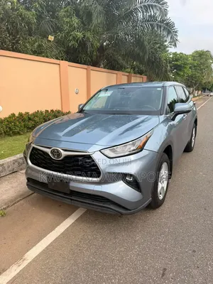 Toyota Highlander LE AWD 2020 Green