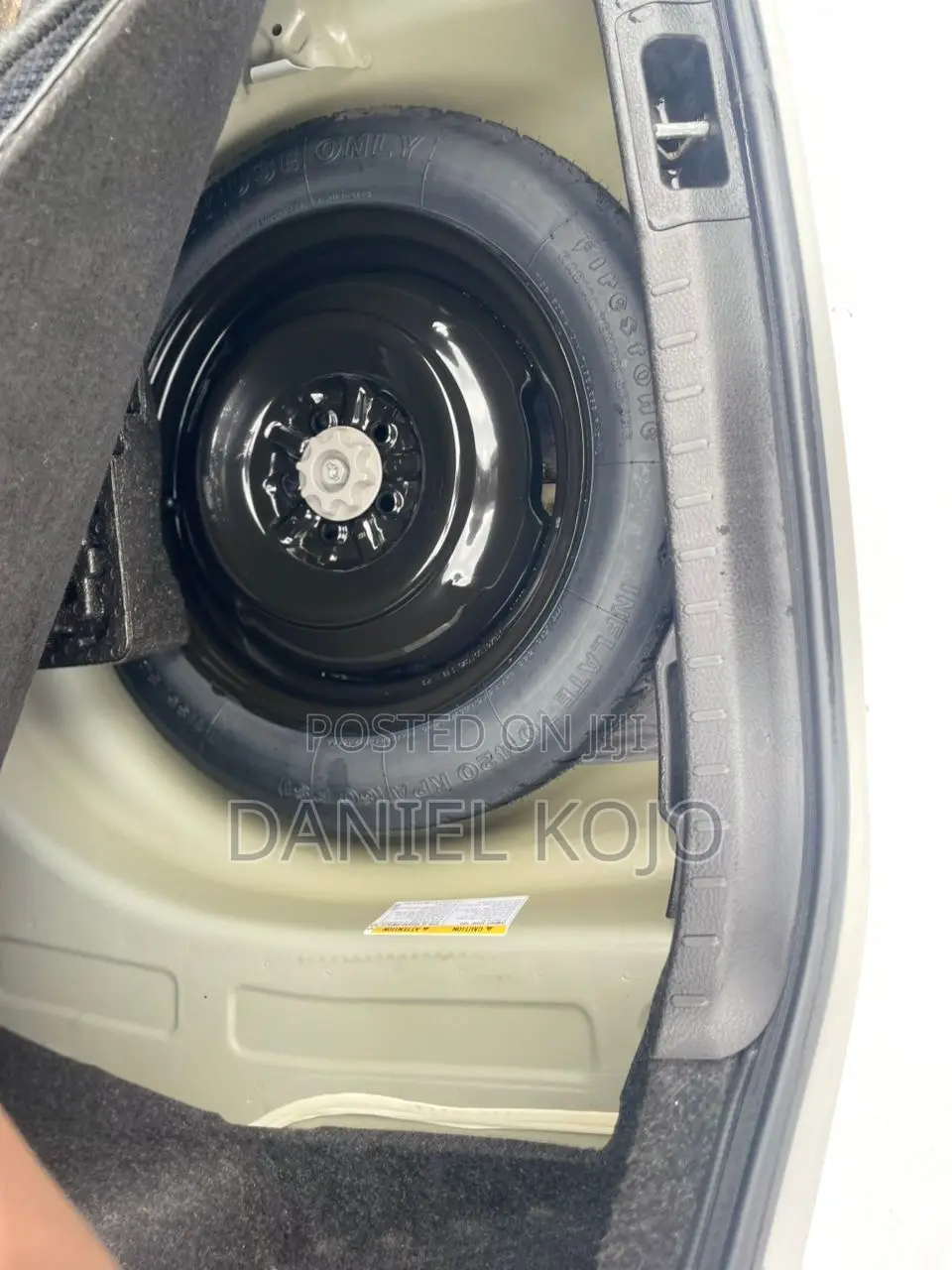 Toyota Corolla LE Eco (1.8L 4cyl 2A) 2018 Silver