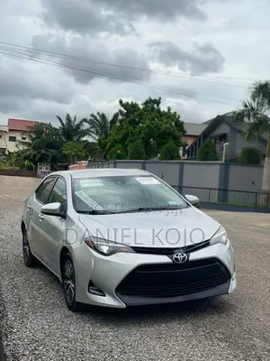 Toyota Corolla LE Eco (1.8L 4cyl 2A) 2018 Silver