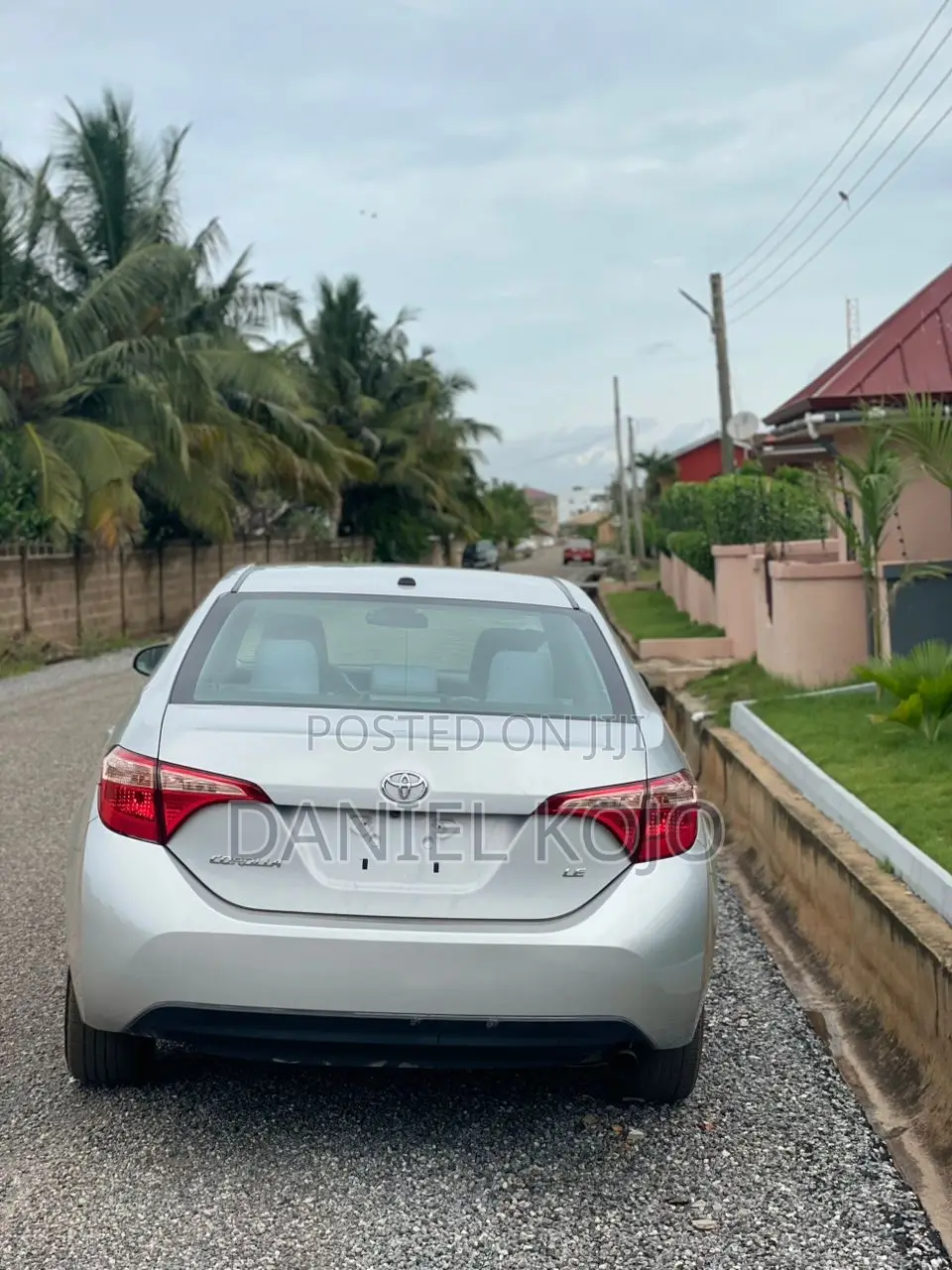 Toyota Corolla LE Eco (1.8L 4cyl 2A) 2018 Silver