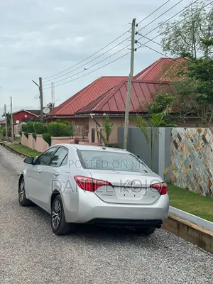 Toyota Corolla LE Eco (1.8L 4cyl 2A) 2018 Silver