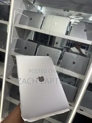Laptop Apple MacBook Pro 2017 16GB Intel Core i7 SSD 256GB